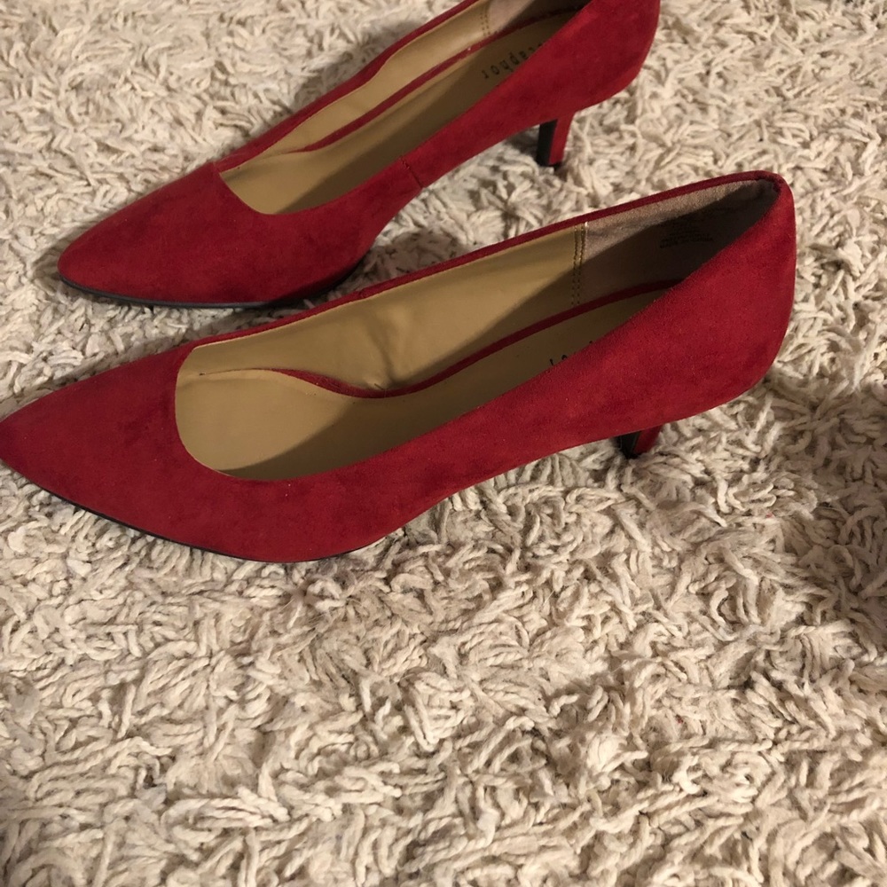 Red heels - Picture 2 of 3